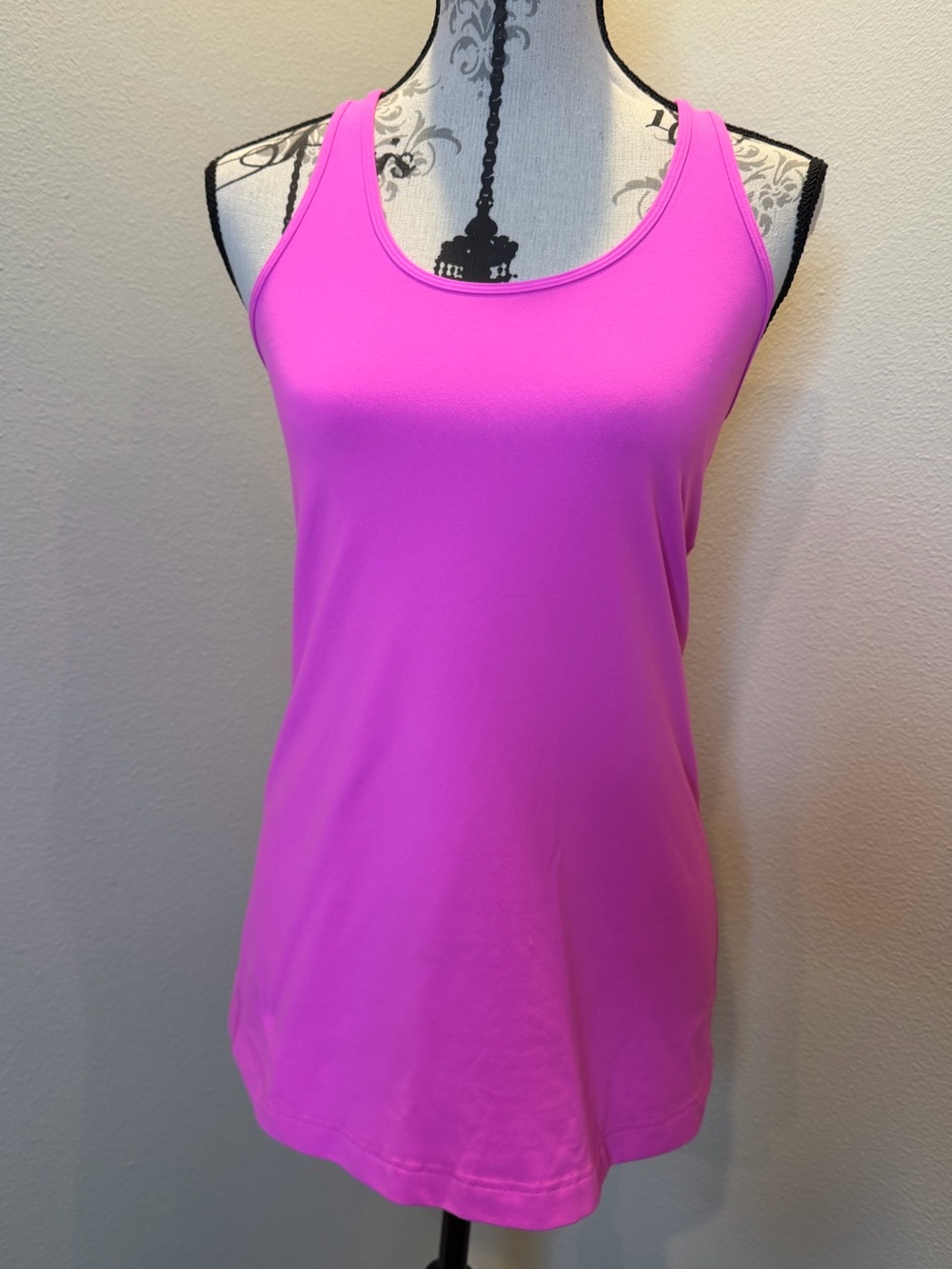 Lululemon Sz. 8 Cool Racerback Tank, Older Design-Hits at Low Hip, Hot Pink - Picture 2 of 8